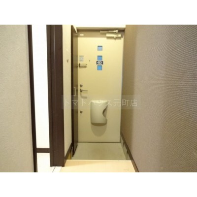 落ち着いた玄関です