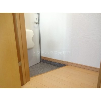 収納もある玄関です