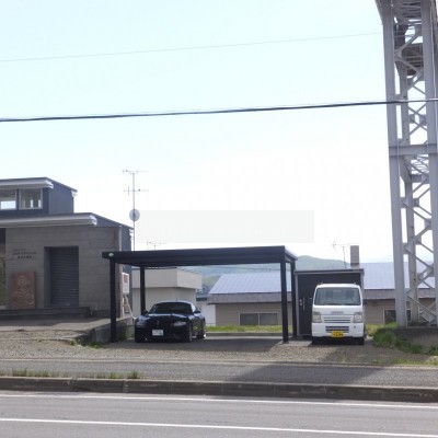 隣地 敷地ガレージ