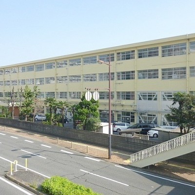 足立中学校