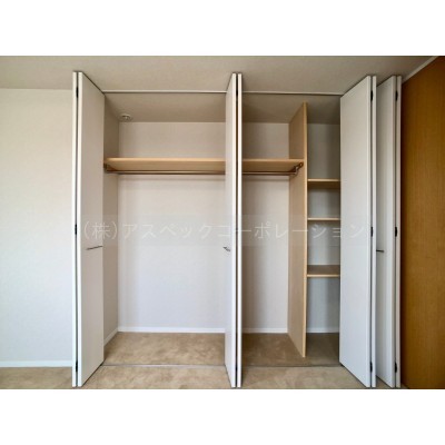 洋室8.0帖収納