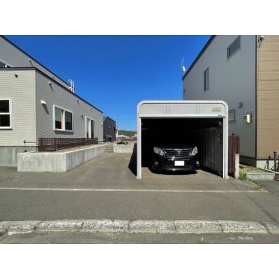 駐車場:電動カスケードガレージ