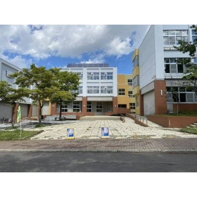 小学校:札幌市立厚別東小学校:772m