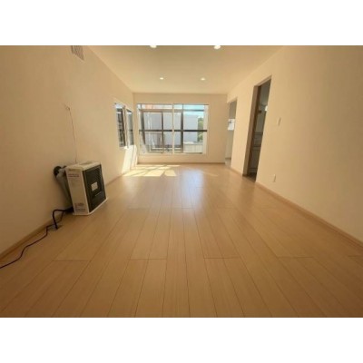 壁・天井・床・建具・内窓交換済みです。