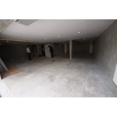 屋内駐車場です。