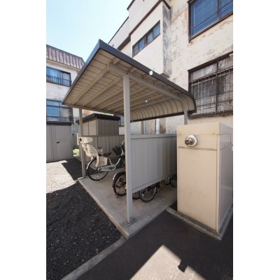 駐輪場も付いています。