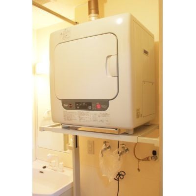 水廻りです。乾燥機も付いていますよ♪