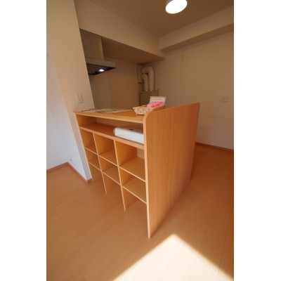 可愛い収納付きのキッチンです。