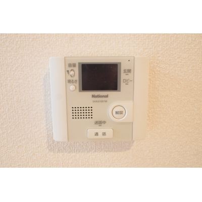 オートロックのモニターフォンです。