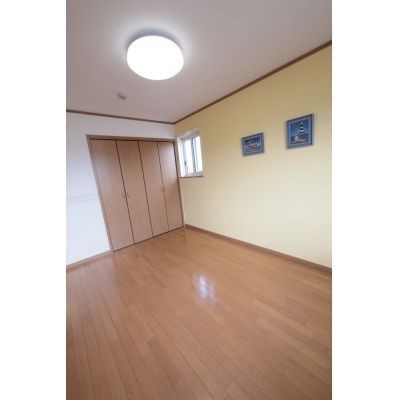 洋室です。アクセントクロスを使用しています。