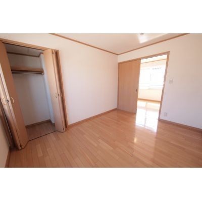 洋室と収納です。