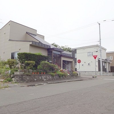 前面道路・角地立地です。