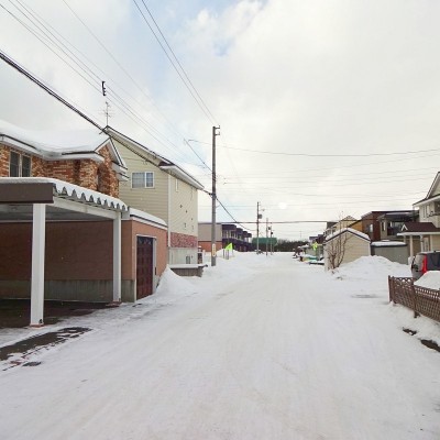 前面道路は8mあります。