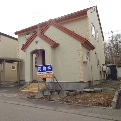 千歳市本町の中古戸建です。