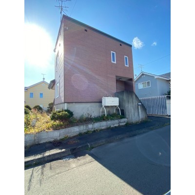 敷地面積約103坪の広い敷地の中古戸建です♪