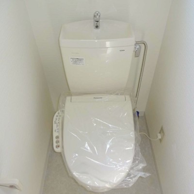 トイレ温水洗浄便座新品交換済(平成29年10月)。