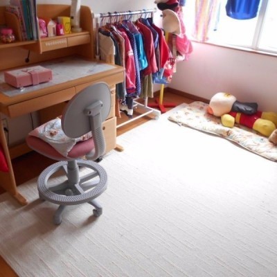 子供室南東向き6帖です。