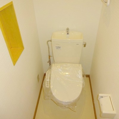 2階トイレ/温水洗浄便座付トイレ新品交換・クロス・CF交換