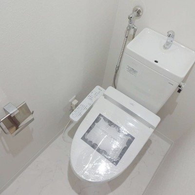 温水洗浄便座は新品に交換いたしました。