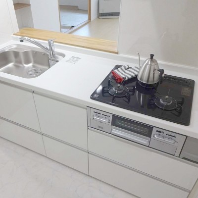 キッチンは新品に交換いたしました。