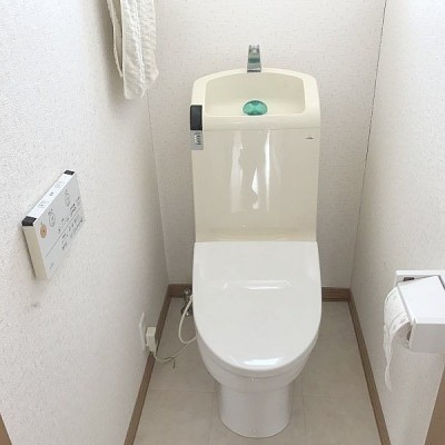 2階トイレ温水洗浄便座