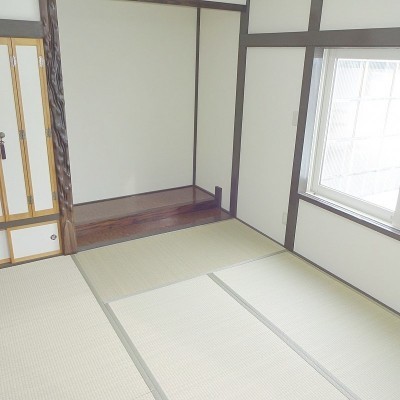 二面採光で明るい和室です。