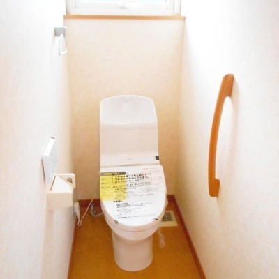 二階トイレです。新品交換済みです。