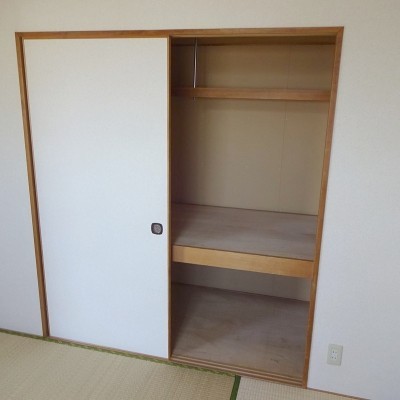 6帖和室、押入もあります