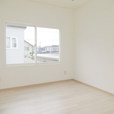 2階5.5帖の洋室です。クロス・フロア貼替済です。