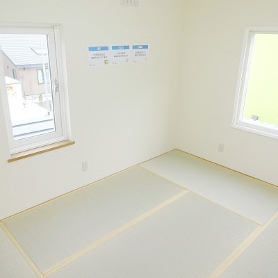 2階6帖の洋室です。畳表替・クロス貼替済です。
