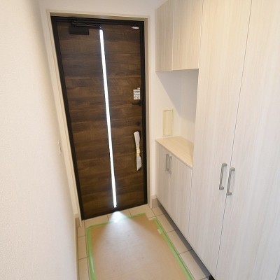 玄関横にシューズボックスがついています!
