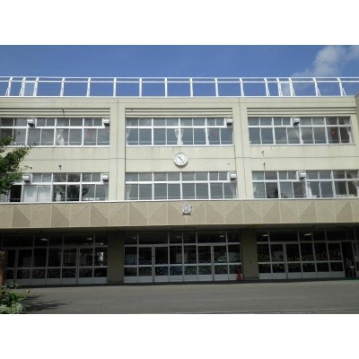 新陵東小学校まで975m