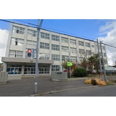 札幌市立苗穂小学校まで631m