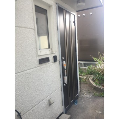 玄関ドア