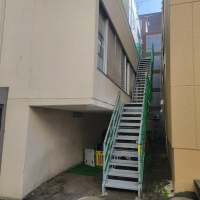 西側外観