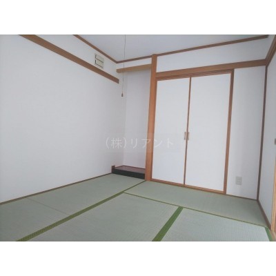 和室の畳・ふすま・障子は張り替えを行いました。