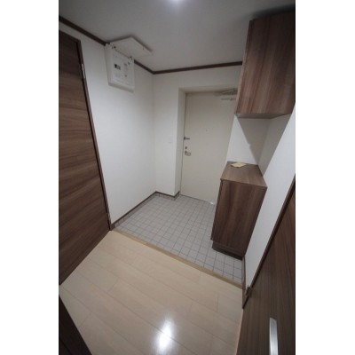 ※同タイプの別のお部屋の内装写真になります