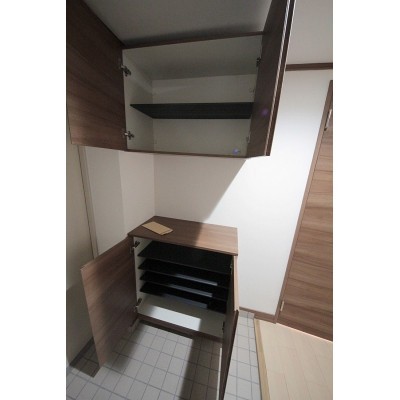 ※同タイプの別のお部屋の内装写真になります