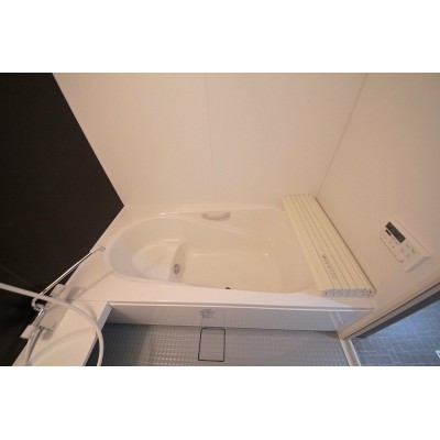 ※同タイプの別のお部屋の内装写真になります