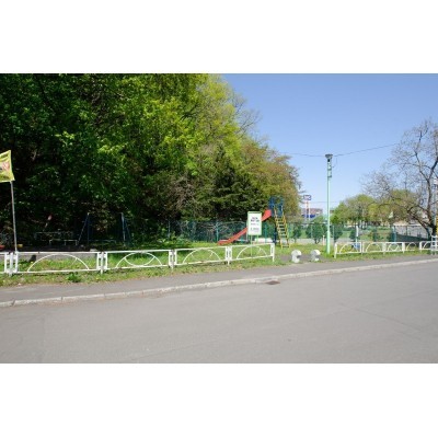 敷地入り口近辺に公園があります。