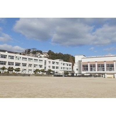detached この地域の土地参考価格
長崎県佐世保市原分町257-9