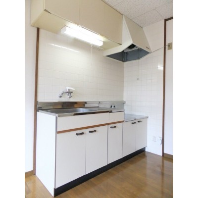 ☆キッチンには収納付きでキッチングッズも整理できます☆