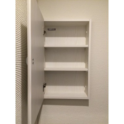 トイレ・収納棚付きです