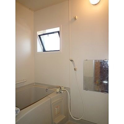 ☆小窓があるため換気バッチリです☆