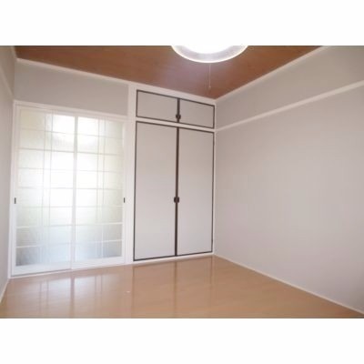 ☆照明付きの6帖のリビング☆