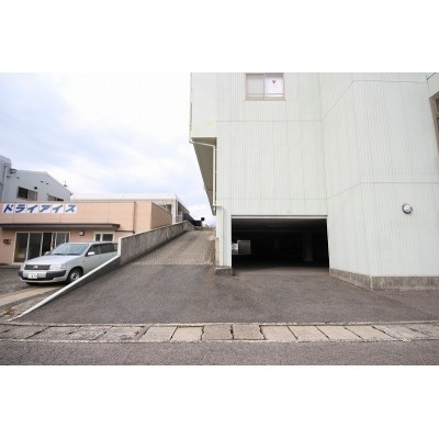 ☆2階も駐車場です☆