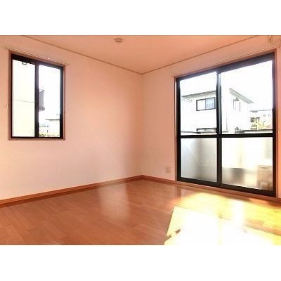 ☆角部屋なので窓も多いです☆