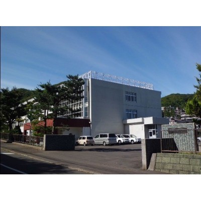 札幌市立宮の森中学校まで804m