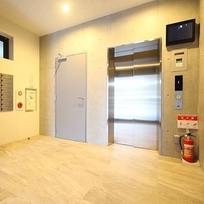 ★エントランス内★エレベータカメラ付き★