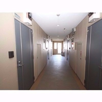☆共用廊下は定期清掃をしてるのでいつも綺麗です☆